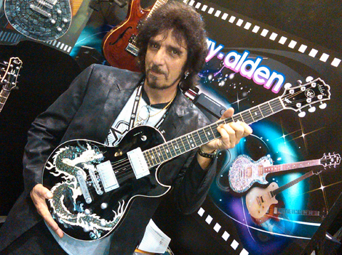 Sonny with the Alden Dragon Guitar